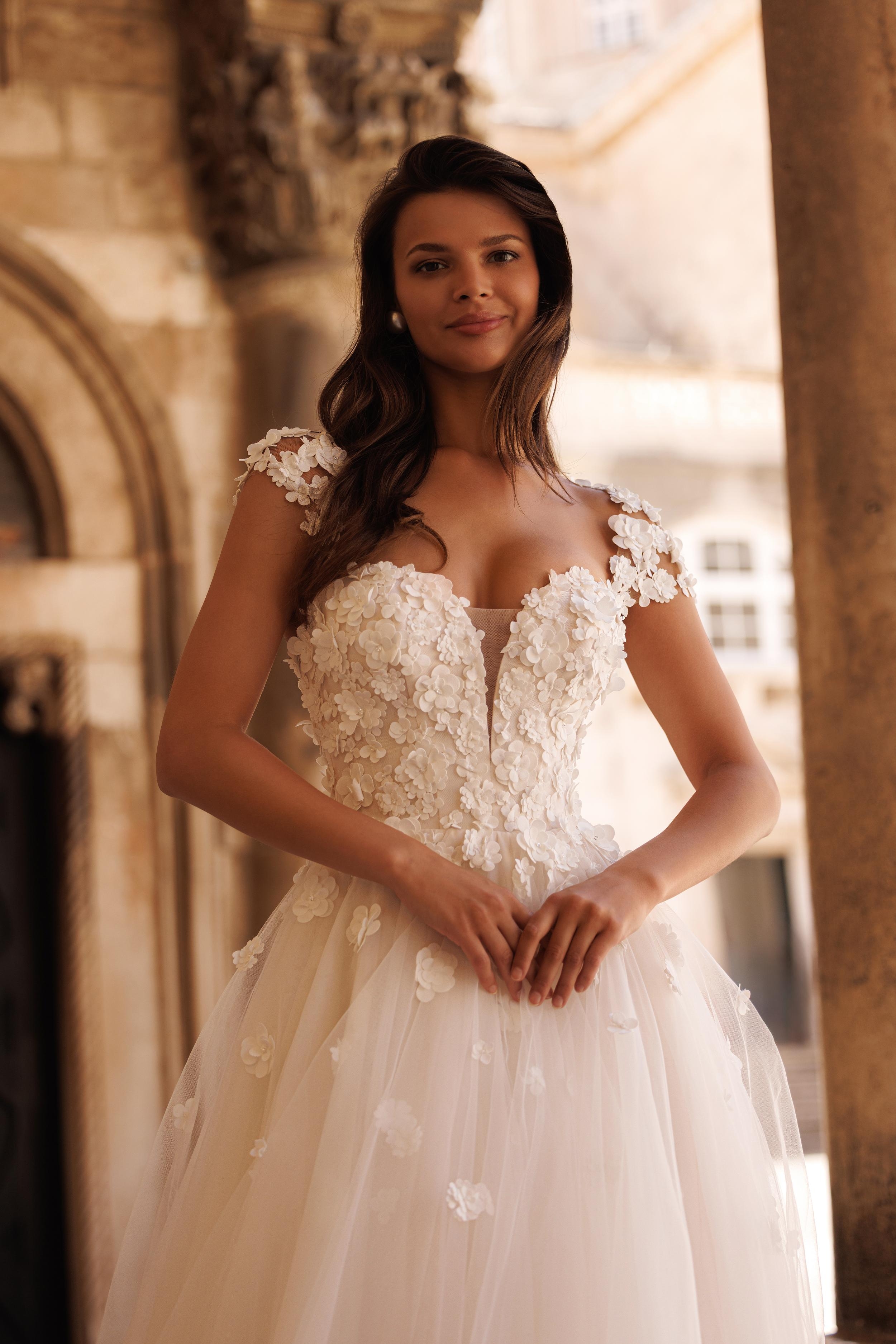 Lana Grace Bridal Gizelle