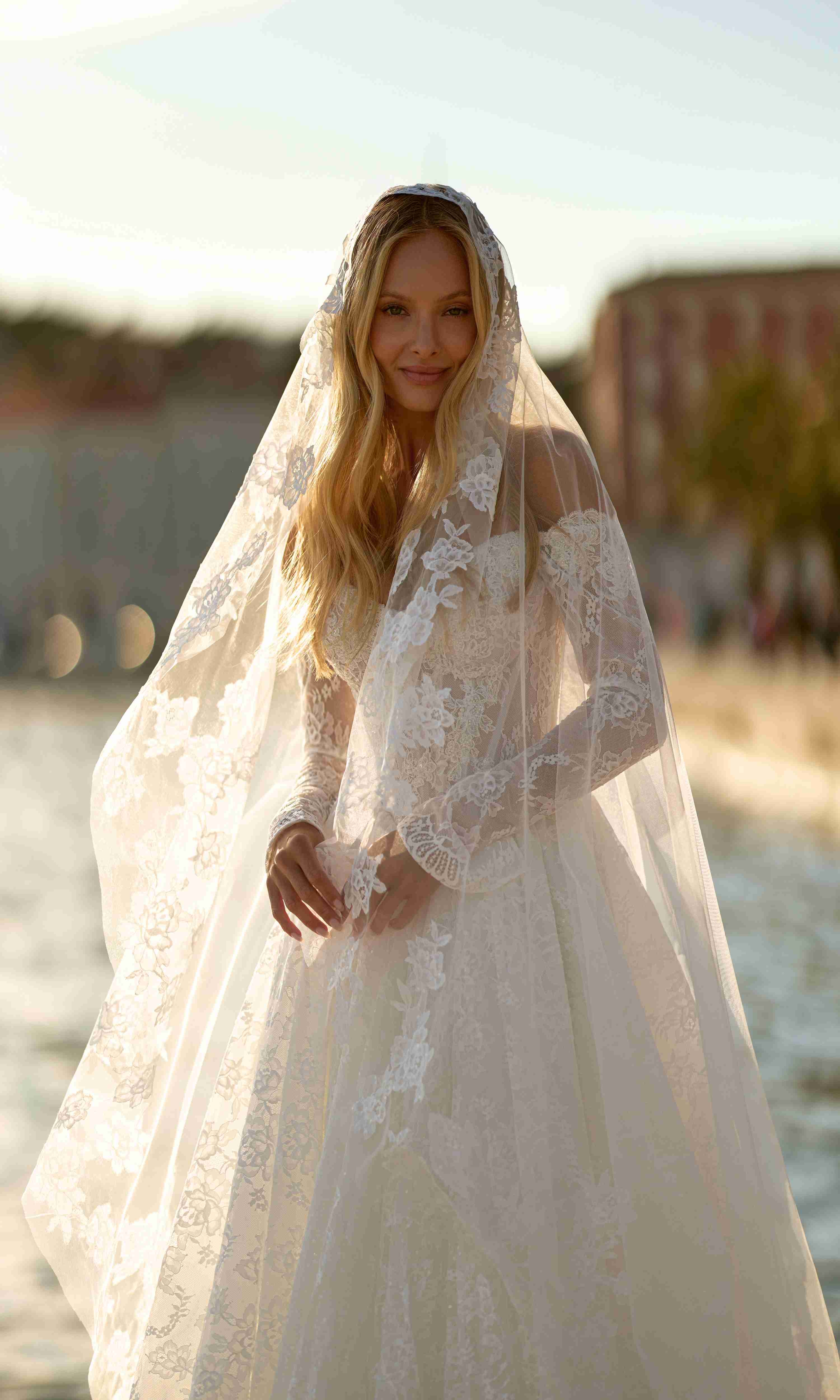 Lana Grace Bridal Scarlet