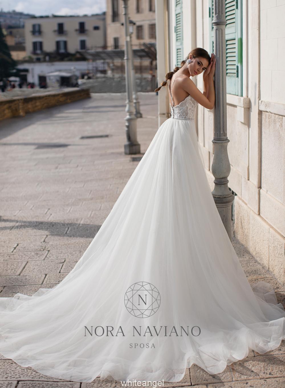 Nora Naviano Macey 18291